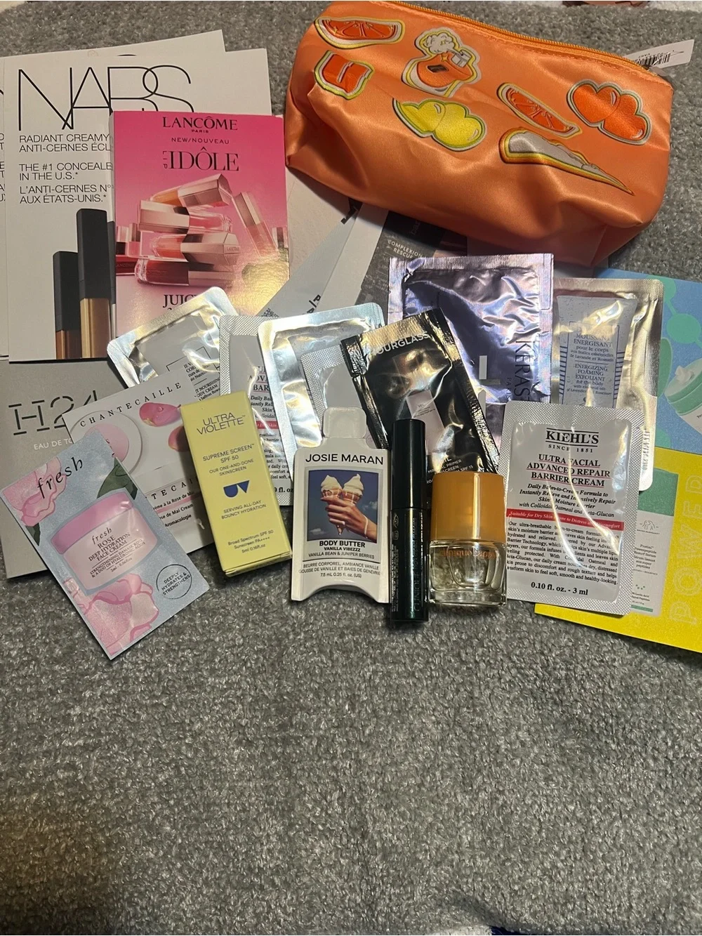 Mixed Women’s Makeup & Skincare Sample Set with Clinique Cosmetic Pouch